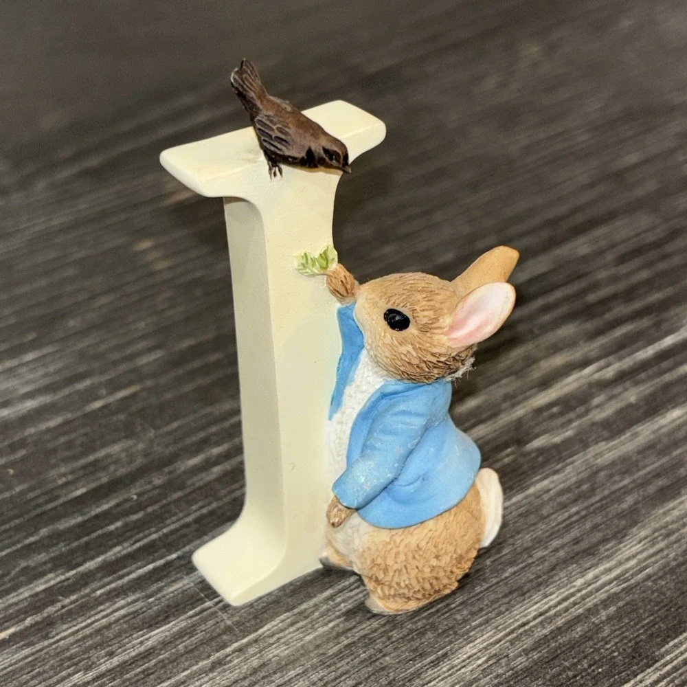 Peter Rabbit Alphabet Figurine Enesco 2005 Letter I Peter Rabbit A‎ 5001